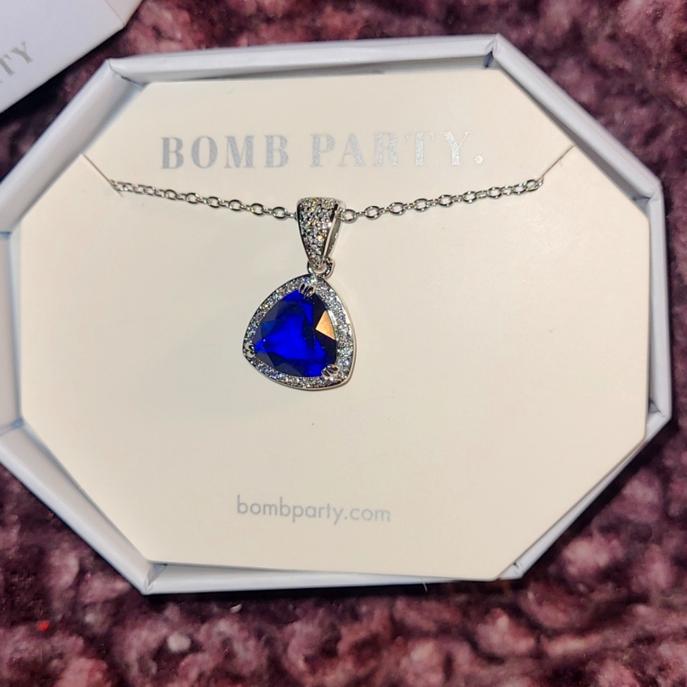 Bomb party Sapphire necklace. Rhodium  plating. Blue with silver chain.